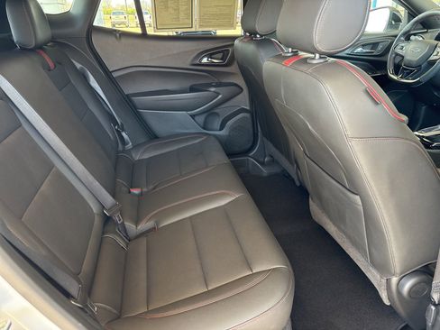 Certified 2024 Chevrolet Trax RS w/ Sunroof Package image 18