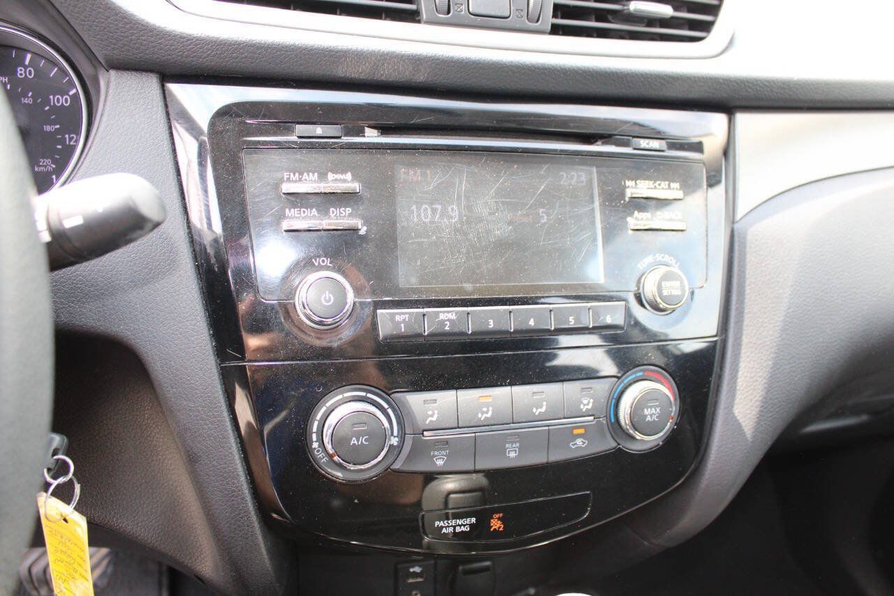 Used 2015 Nissan Rogue S AWD/4WD image 15
