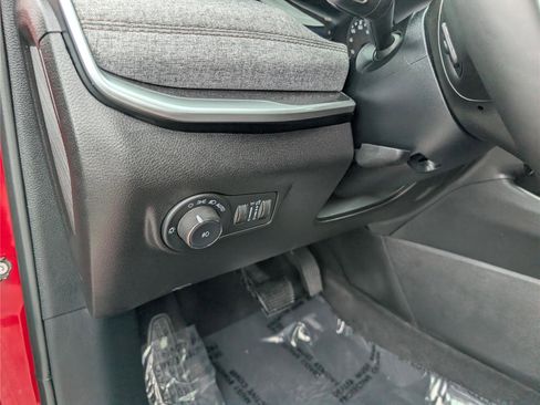 Used 2024 Jeep Compass Latitude w/ Sun and Sound Group AWD/4WD image 23