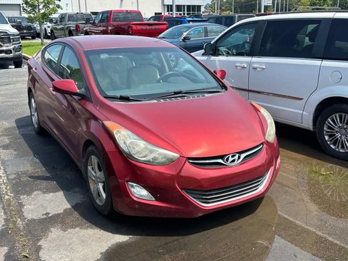 Used 2013 Hyundai Elantra GLS w/ Preferred Pkg FWD image 2