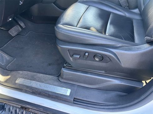 Used 2021 Chevrolet Suburban Z71 image 23