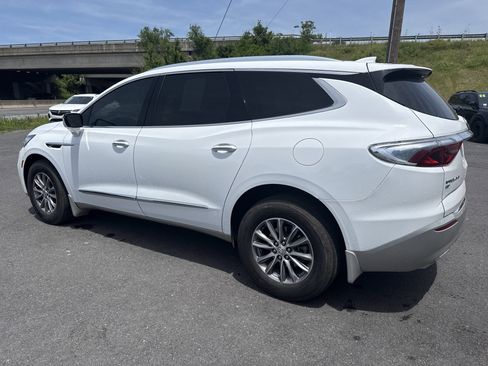 Used 2024 Buick Enclave Premium AWD/4WD image 5