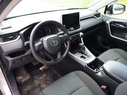 Used 2024 Toyota RAV4 XLE AWD/4WD image 10