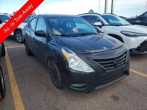 Used 2019 Nissan Versa SV FWD image 3