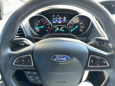 Used 2019 Ford Escape S image 22