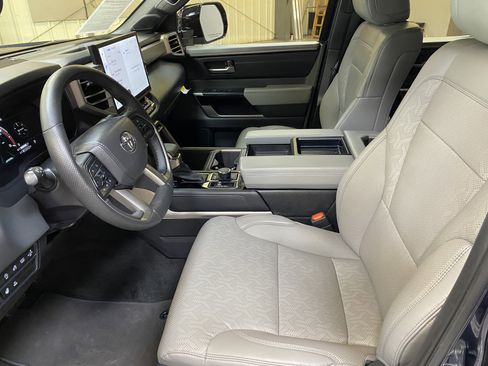 Used 2025 Toyota Tundra Limited image 22