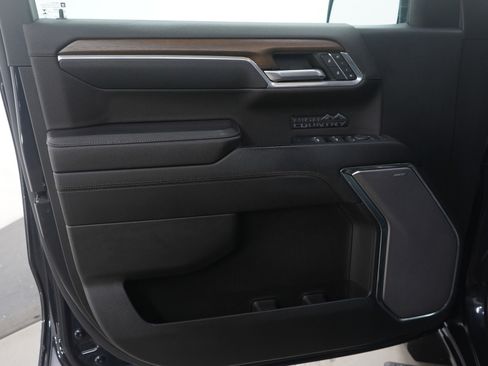 Used 2023 Chevrolet Silverado 1500 High Country w/ Technology Package image 21