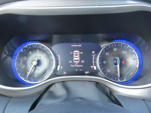 New 2025 Chrysler Voyager LX image 22