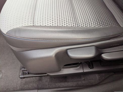 Certified 2024 Chevrolet Trax LT w/ Driver Confidence Package image 28