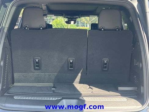 Used 2025 Chevrolet Tahoe High Country AWD/4WD image 24