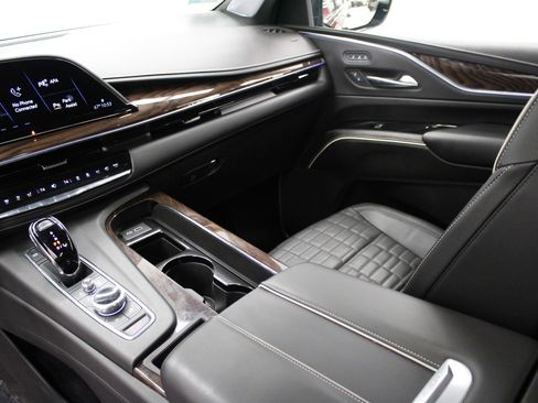 Used 2023 Cadillac Escalade ESV Sport Platinum w/ LPO, ONYX Package image 35