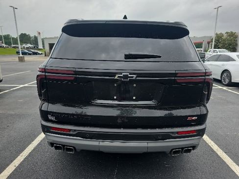 Used 2024 Chevrolet Traverse Z71 w/ LPO, Floor Liner Package AWD/4WD image 5