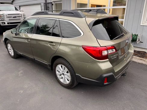 Used 2019 Subaru Outback 2.5i Premium image 4