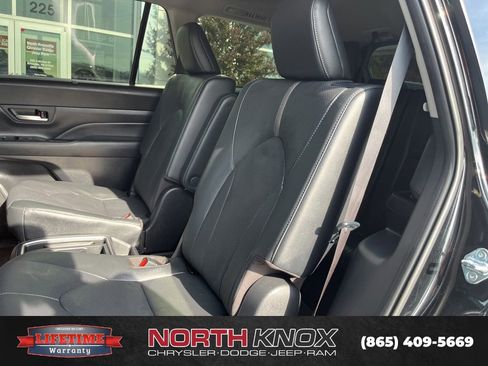 Used 2026 Toyota Grand Highlander AWD image 16