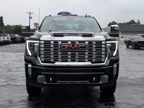 Used 2024 GMC Sierra 2500 Denali w/ Denali Reserve Package AWD/4WD image 9