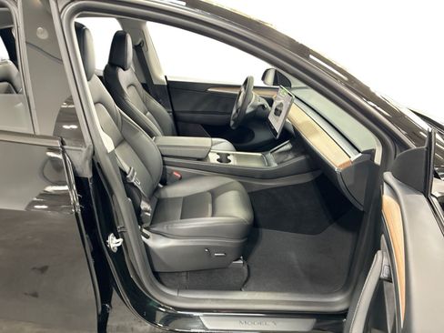 Certified 2023 Tesla Model Y Long Range AWD/4WD image 13