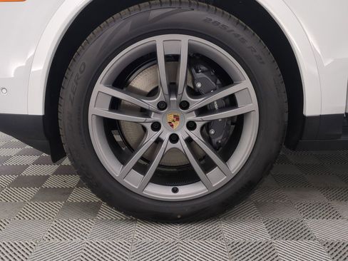 New 2026 Porsche Cayenne AWD/4WD image 10