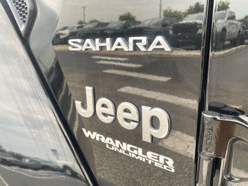 Used 2020 Jeep Wrangler Unlimited Sahara AWD/4WD image 29