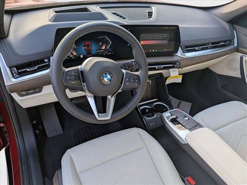 Used 2026 BMW X1 xDrive28i w/ Technology Package image 3