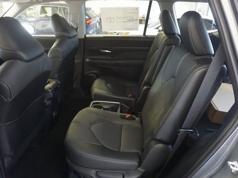 New 2026 Toyota Grand Highlander Platinum image 26