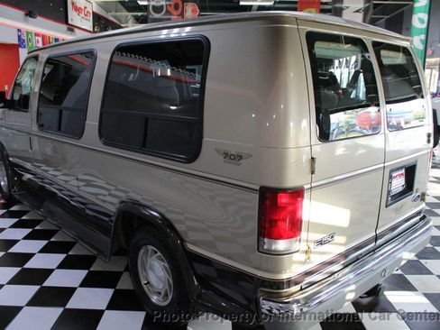 Used 2000 Ford E-150 and Econoline 150 E-150 Recreational image 8