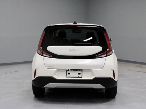 Used 2024 Kia Soul LX w/ Option Group 015 FWD image 9