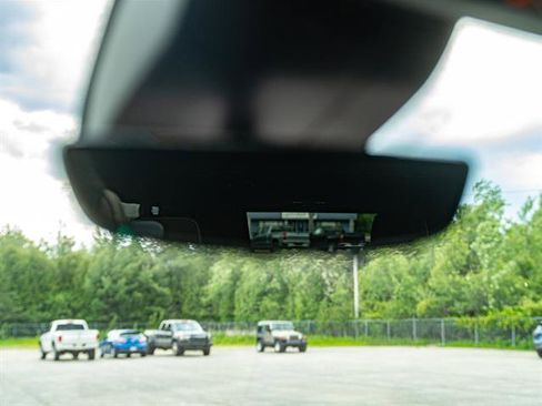 Used 2024 Chevrolet Suburban High Country w/ Advanced Technology Package image 21