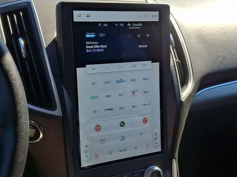 Used 2022 Ford Edge SEL w/ Sport Appearance Package image 3