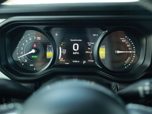 Used 2025 Jeep Wrangler Unlimited Sahara w/ Safety Group AWD/4WD image 21