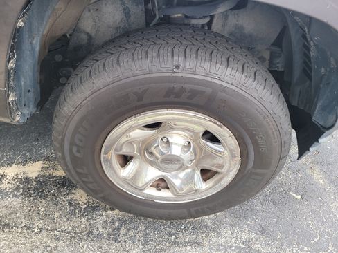 Used 2018 Toyota Tacoma SR RWD image 9