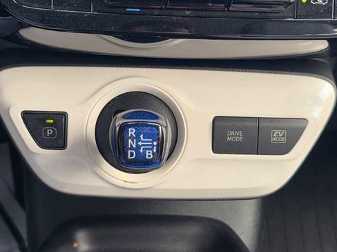 Used 2018 Toyota Prius Two w/ Prius Two Safety Plus Package FWD image 17