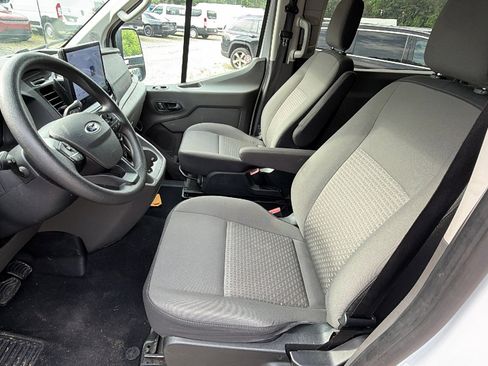 Used 2025 Ford Transit 350 XLT RWD image 17