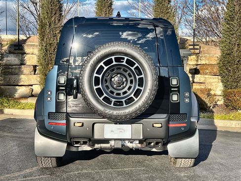 New 2026 Land Rover Defender 110 image 4