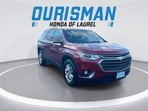 Used 2019 Chevrolet Traverse LT image 2