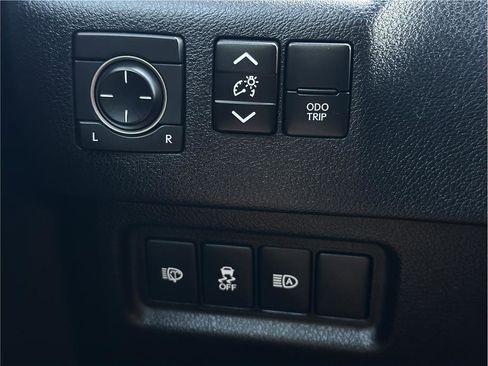 Used 2020 Lexus GX 460 Premium w/ Premium Package AWD/4WD image 28