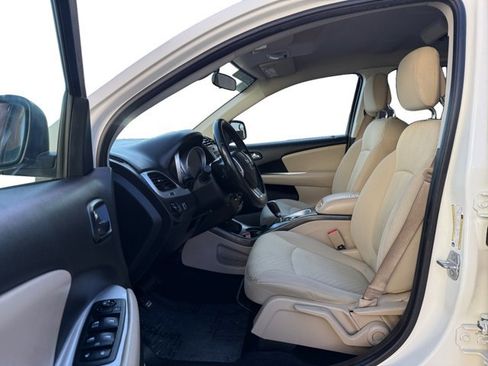 Used 2018 Dodge Journey SXT w/ Connectivity Group FWD image 10
