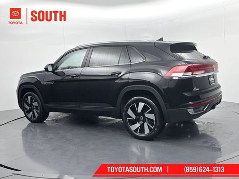 Used 2024 Volkswagen Atlas Cross Sport SE FWD image 5