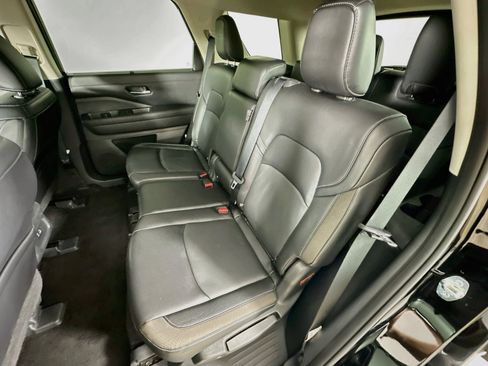 Used 2023 Nissan Pathfinder SL AWD/4WD image 31