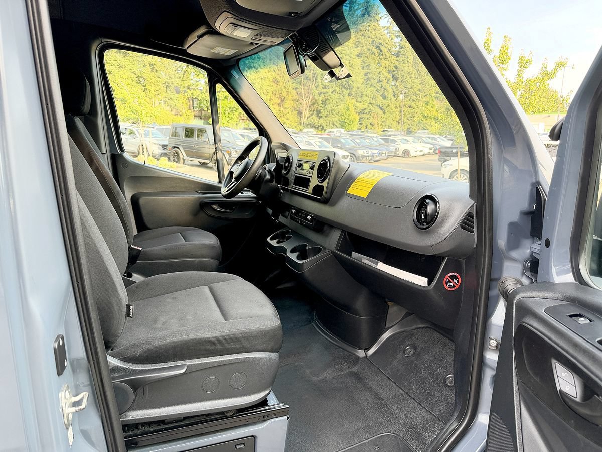 Used 2019 Mercedes-Benz Sprinter 144 image 44