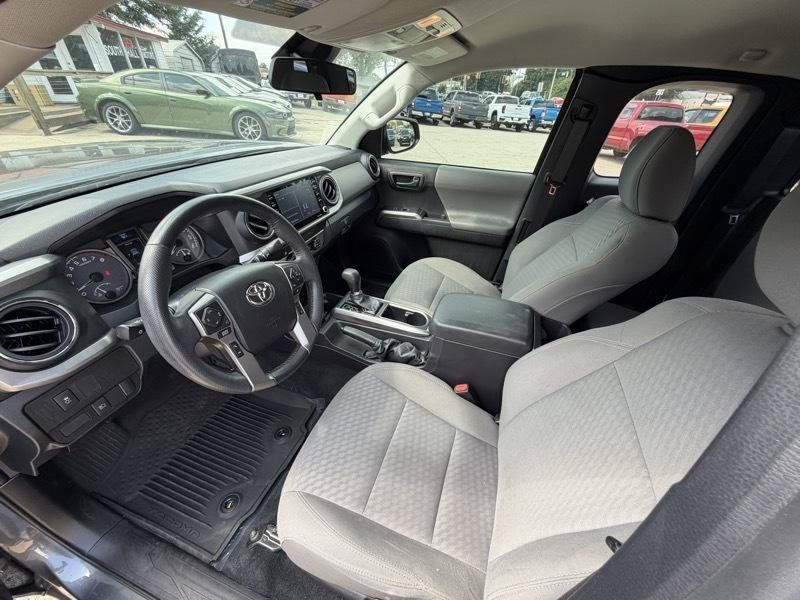 Used 2022 Toyota Tacoma SR5 RWD image 13
