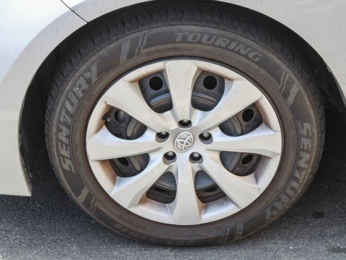 Used 2024 Toyota Corolla LE FWD image 12