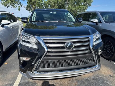 Used 2019 Lexus GX 460 Luxury AWD/4WD image 3