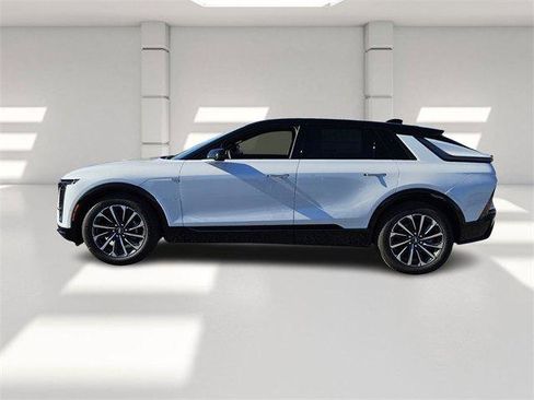 New 2026 Cadillac Lyriq Sport image 2
