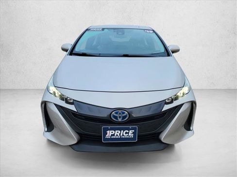 Used 2019 Toyota Prius Prime Plus image 2