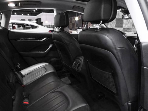 Used 2017 Maserati Levante AWD/4WD image 33