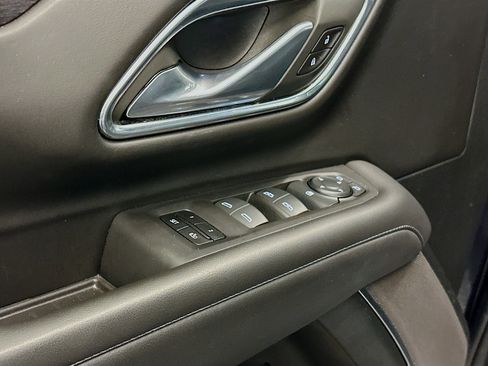 Used 2024 Chevrolet Suburban LT image 15