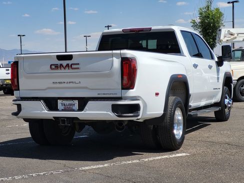 Used 2022 GMC Sierra 3500 Denali w/ Denali Ultimate Package AWD/4WD image 7