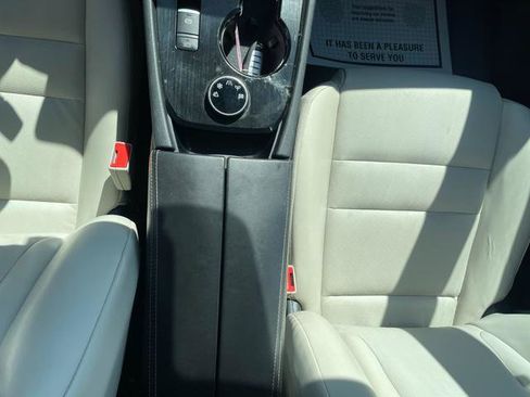 Used 2021 Nissan Rogue SV w/ Premium Package image 16