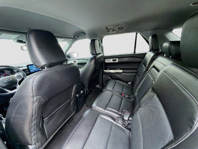 Used 2022 Ford Explorer Limited w/ Equipment Group 301A RWD image 24