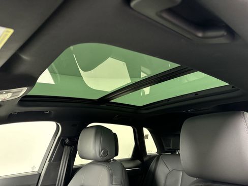 Used 2025 Audi Q3 2.0T Premium image 18